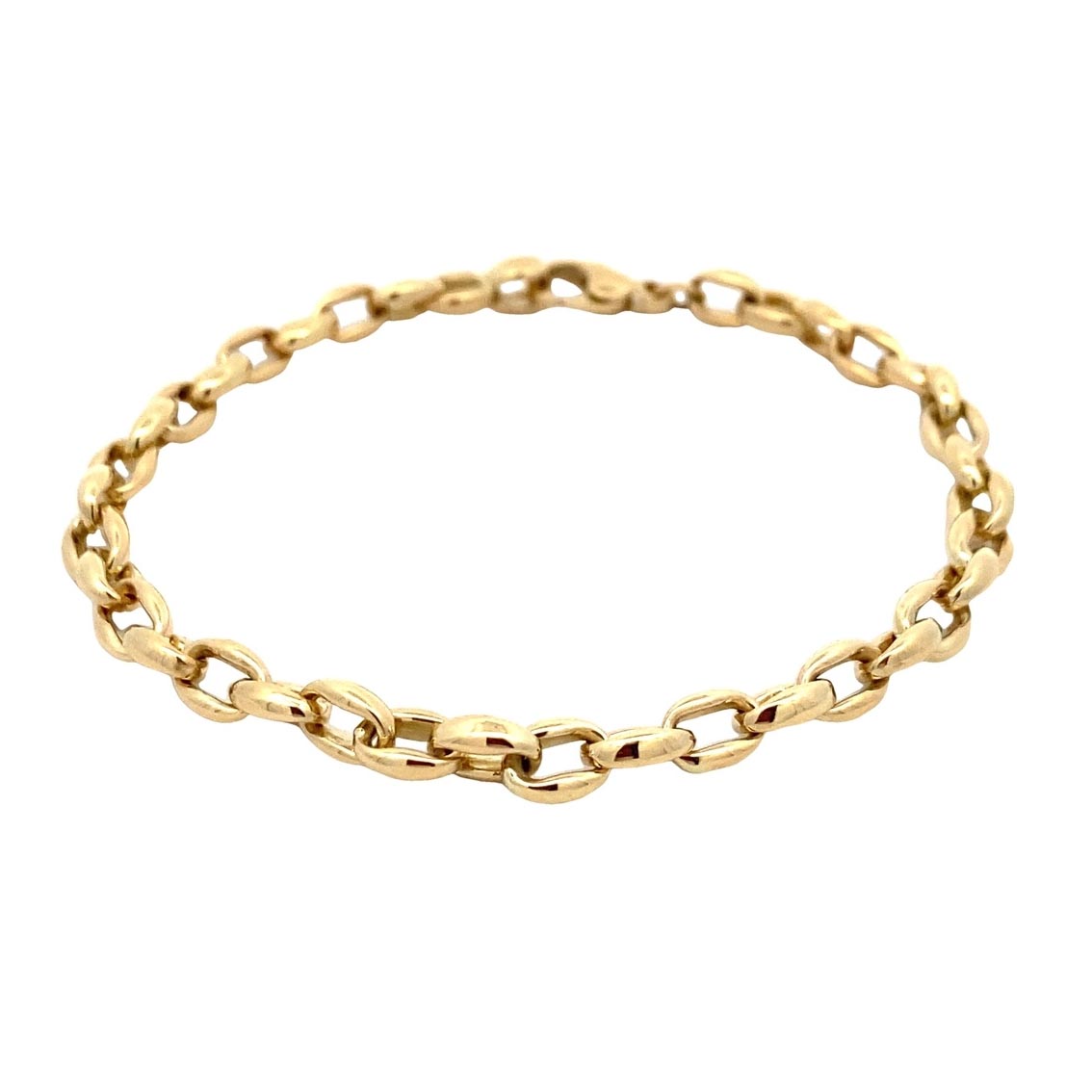 De Monzario Armband - 14 Karaats, is een verfijnd sieraad, gemaakt van hoogwaardig 14-karaats geel goud. Als een stijlvol polssieraad uit de juwelencategorie voegt het een elegante touch toe aan iedere outfit. Draag deze armband alleen voor een subtiele uitstraling of combineer met andere sieraden voor een gedurfde, gelaagde look.